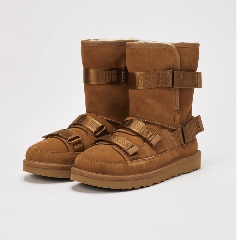 UGG Women's Classic Short Hybrid Boots